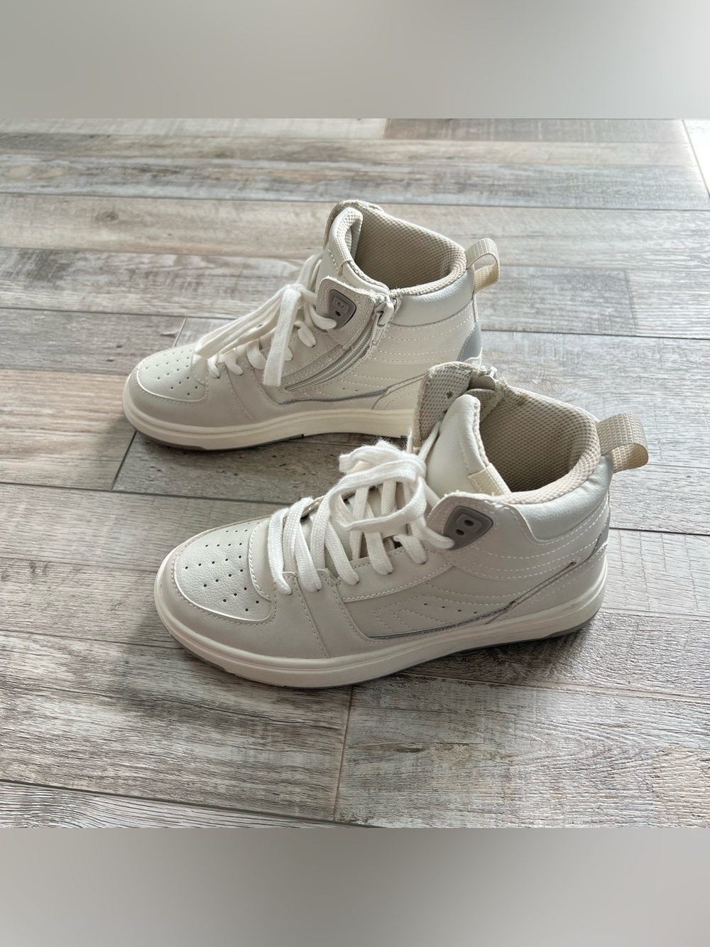 NWOT Zara Boys High Top Sneakers Size 3.5